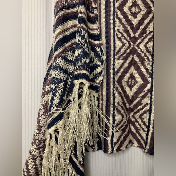 Pink Rose - Open Front Sleeveless Cardigan W/ Waterfall Collar And Fringe Detail - Picture 5 of 8